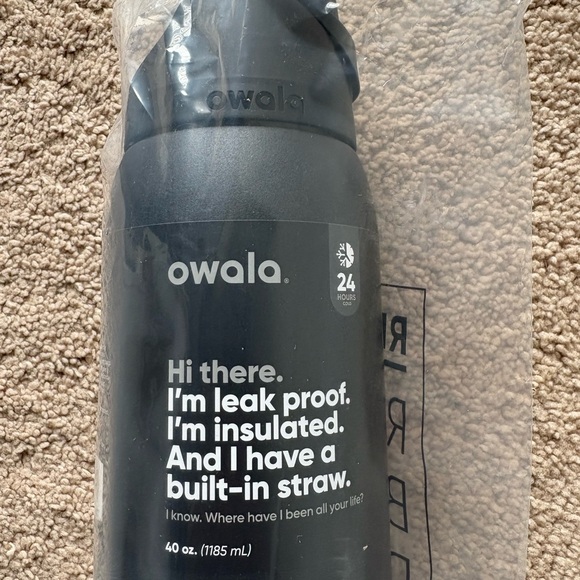 Owala Freesip 40 oz Insulated Water Bottle black/black - Picture 5 of 6